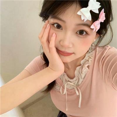 男爵的同桌小女生